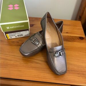 Naturalizer Gray Flats with Decorative Buckle